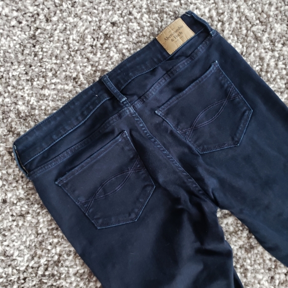 Abercrombie and Fitch Low Rise Jegging - Picture 4 of 5